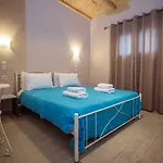 Apartmán & Kariotes *