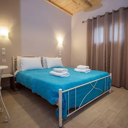 Apartment & Kariotes *